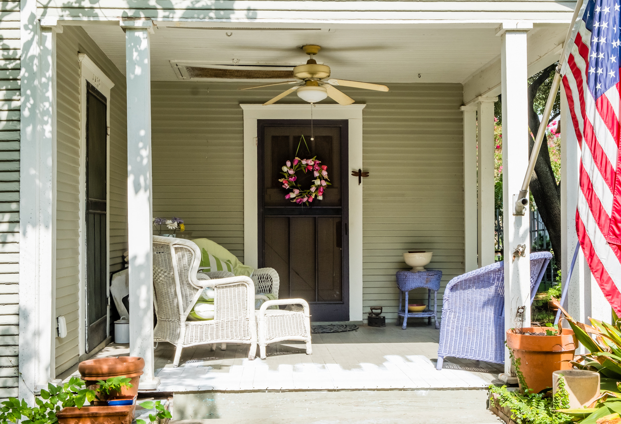 Creative Ways to Decorate your  Front Porch